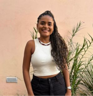 Luciana Travassos Campaigner, Associate